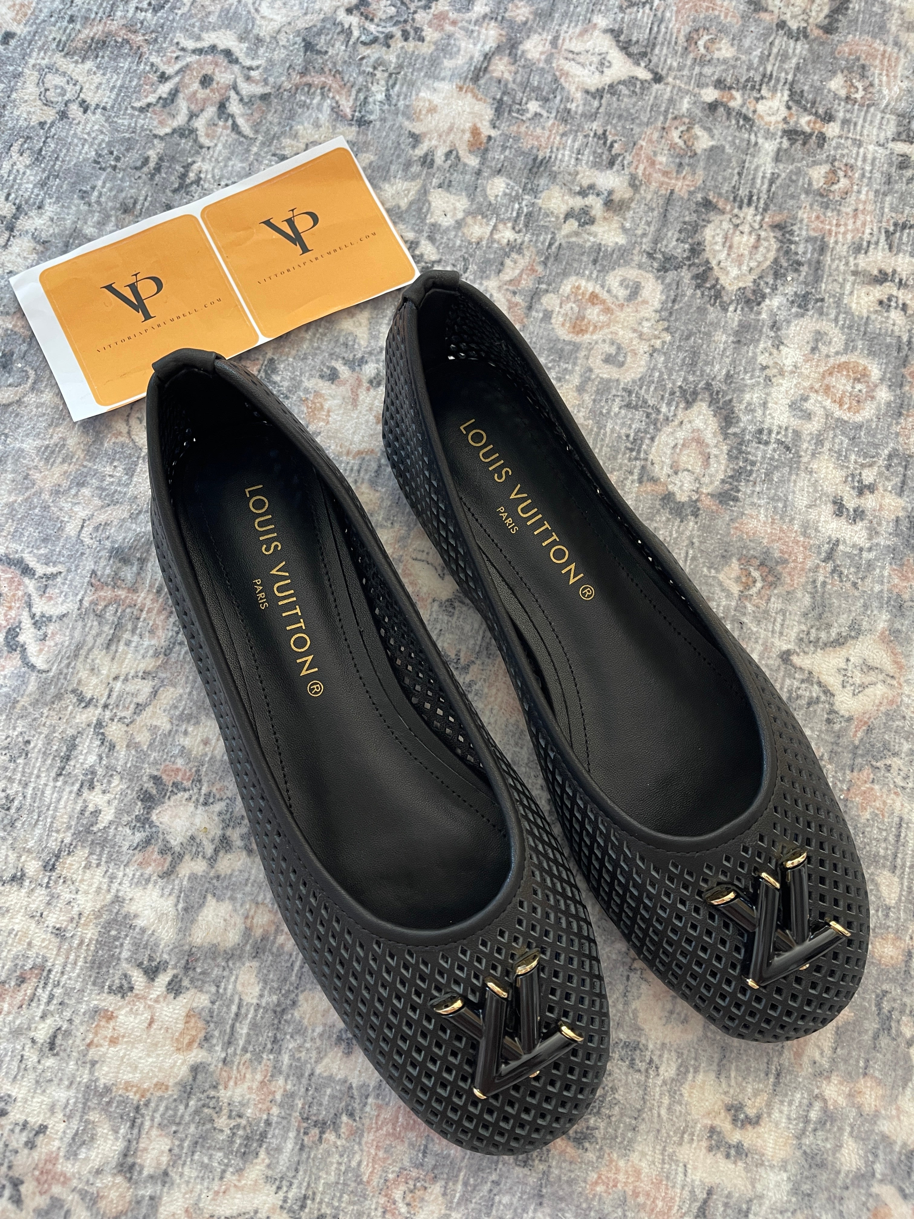 LV ballet flats black