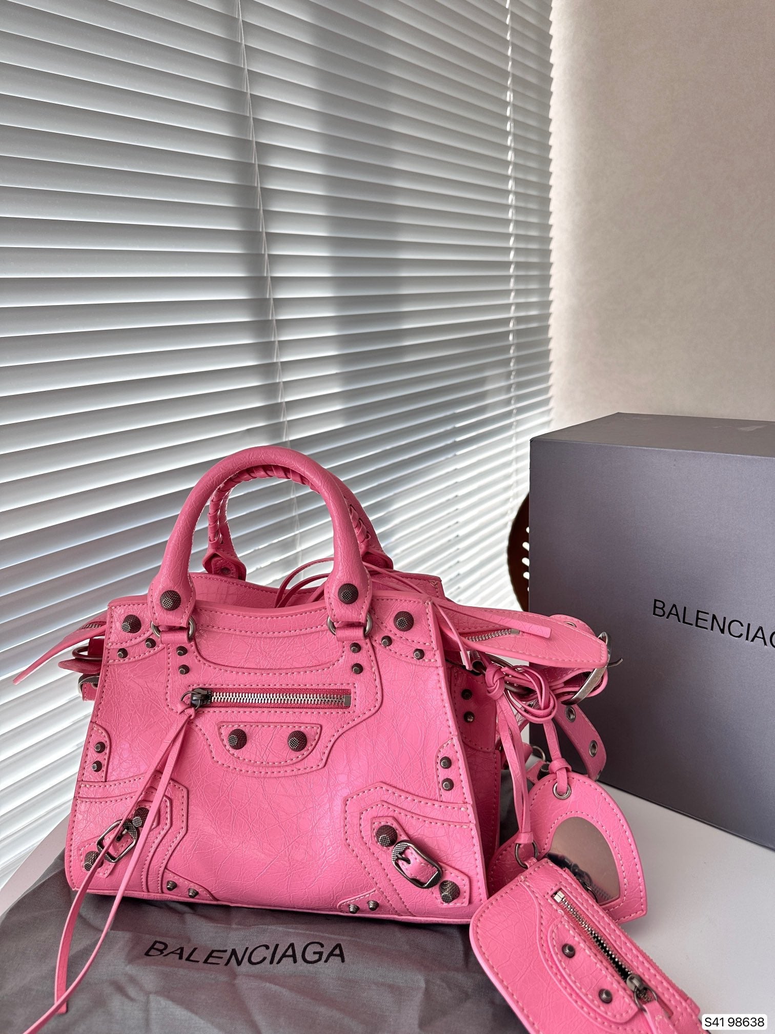 Balenciaga Neo Cagole City Bag