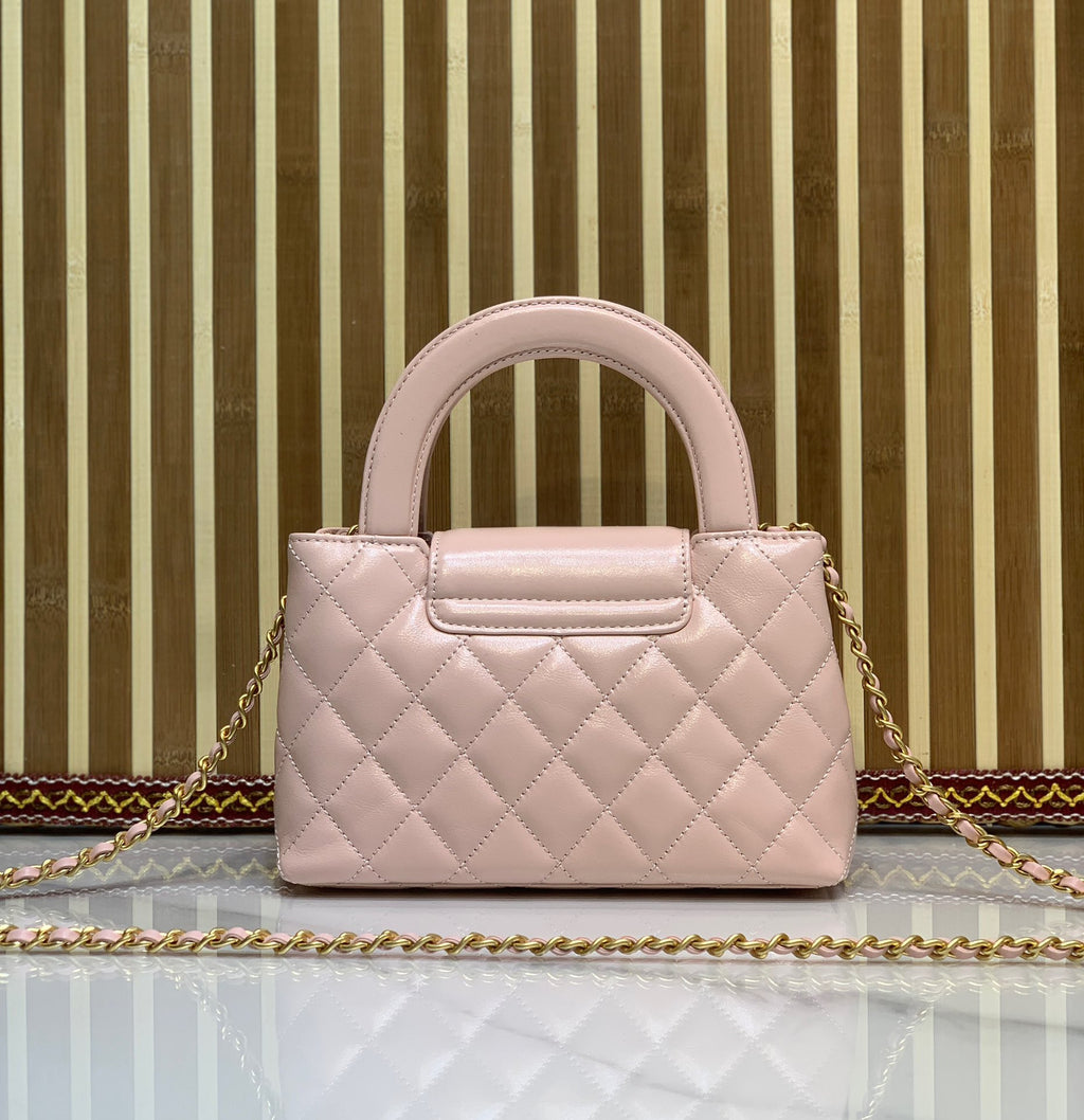 Kelly bag in powder pink