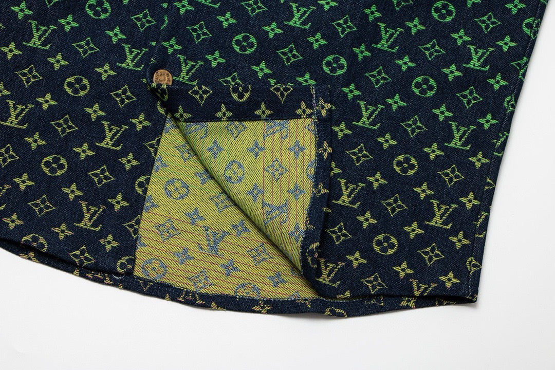Tricou LV