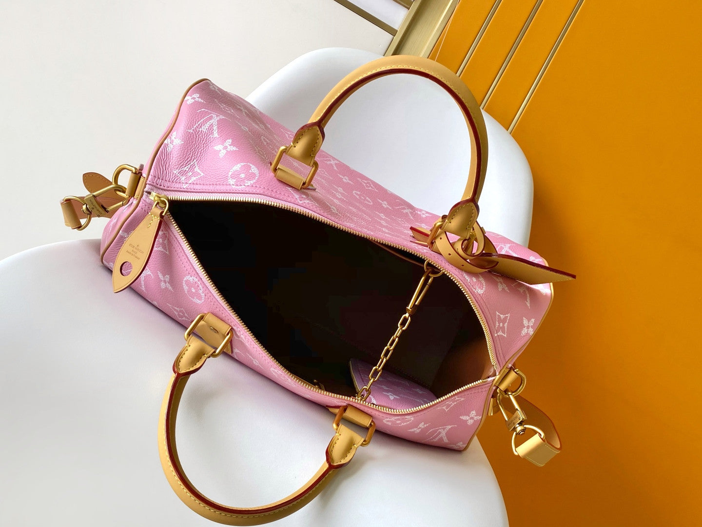 LV Speedy 40 in pink