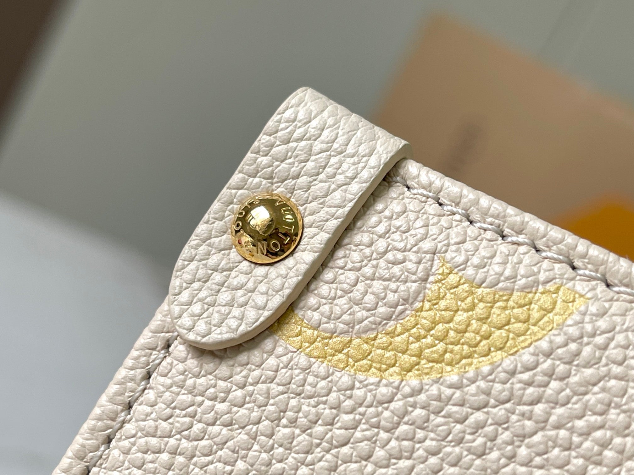 Louis Vuitton OnTheGo