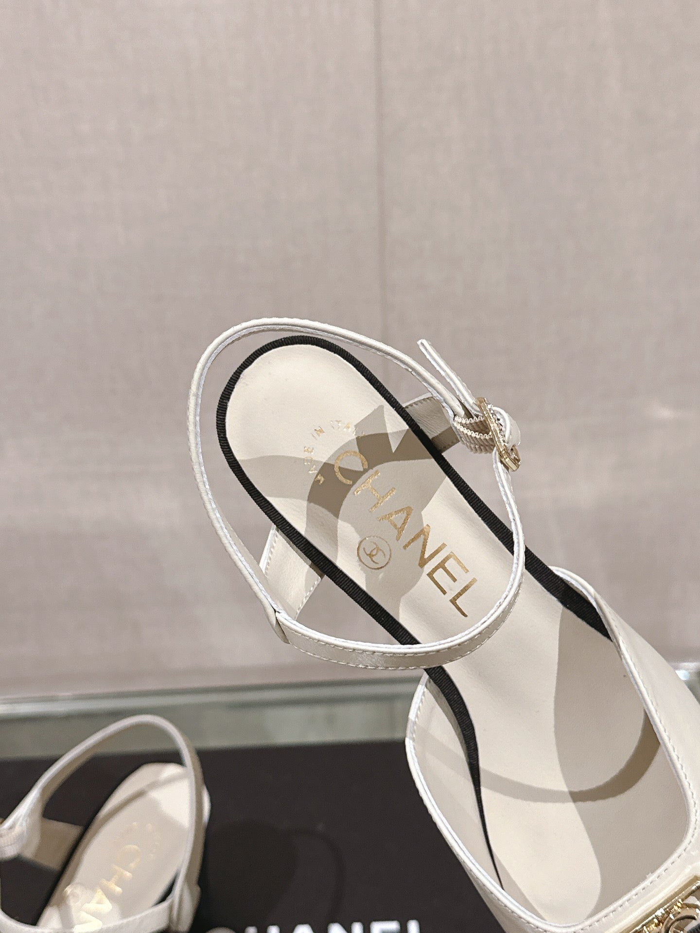 Pantofi Chanel