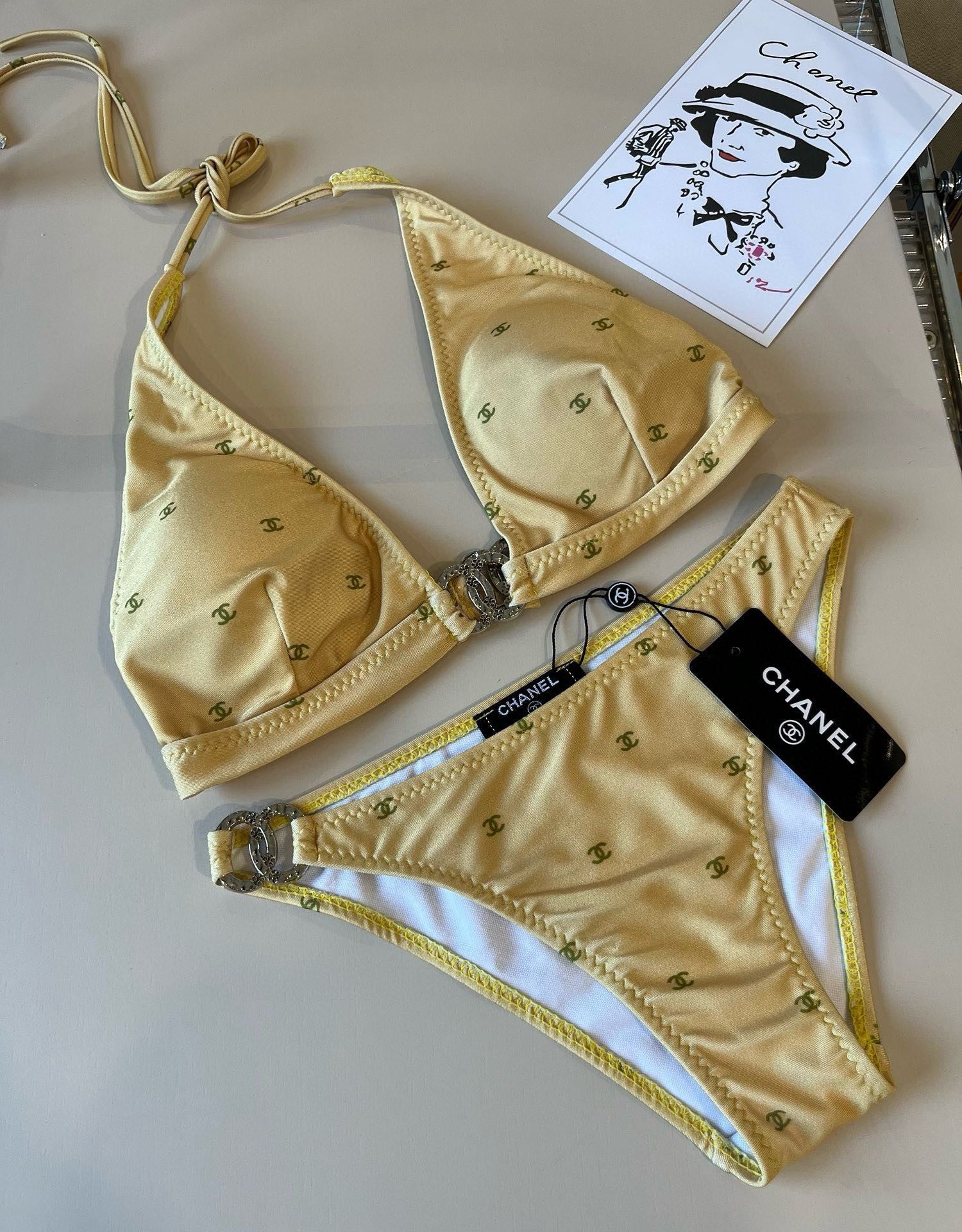 Costum de baie Chanel din două piese