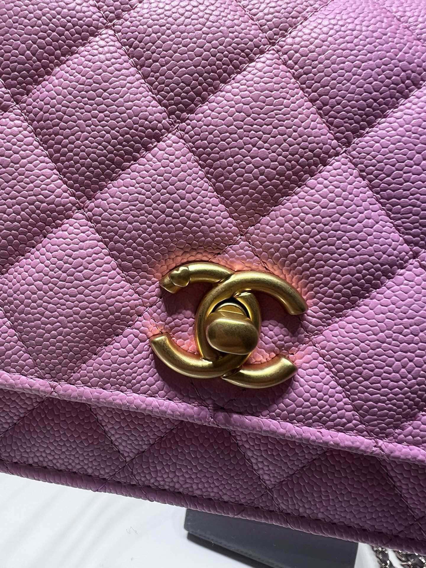 Chanel woc