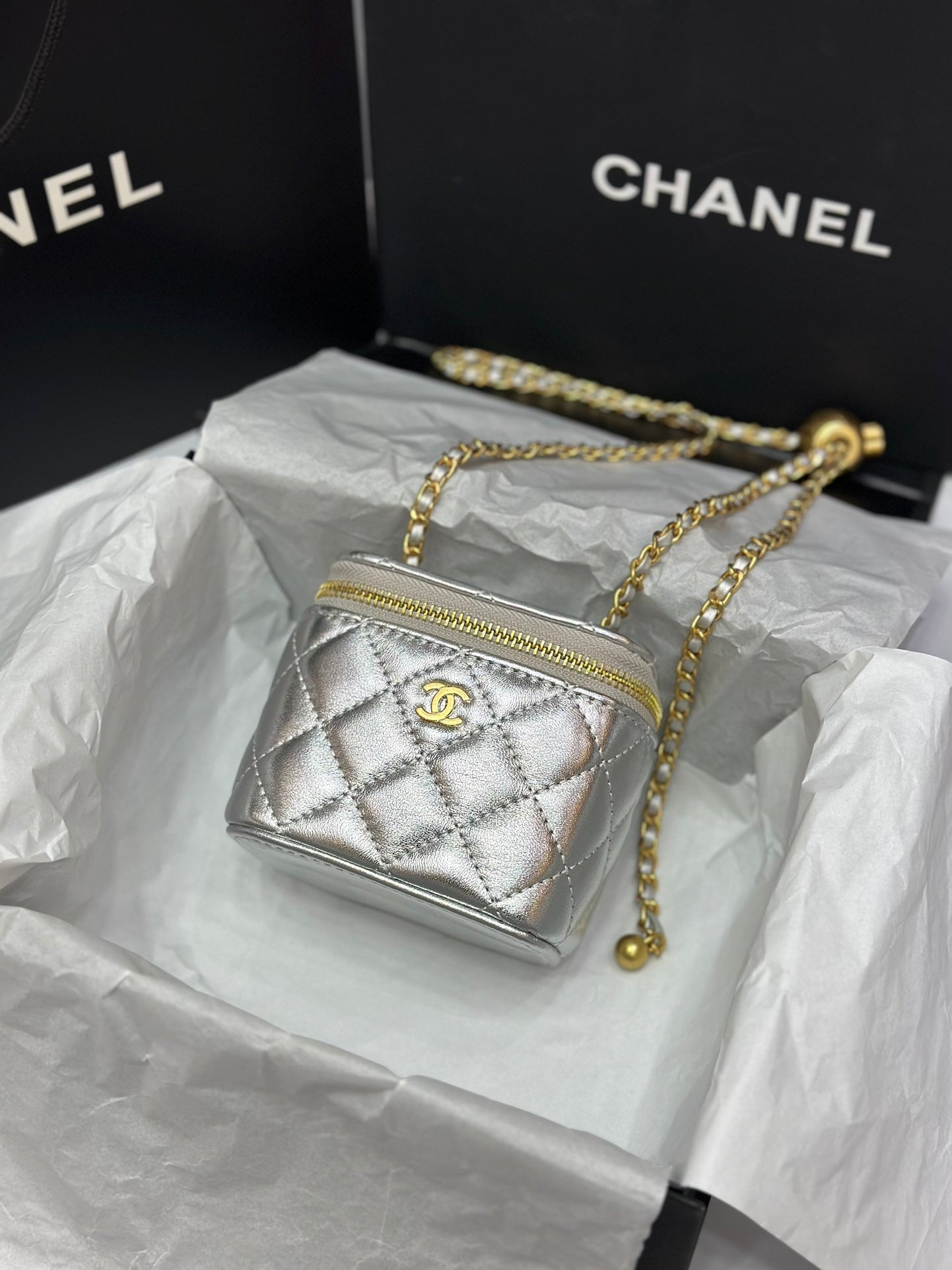 Geantă Chanel Metal Ball