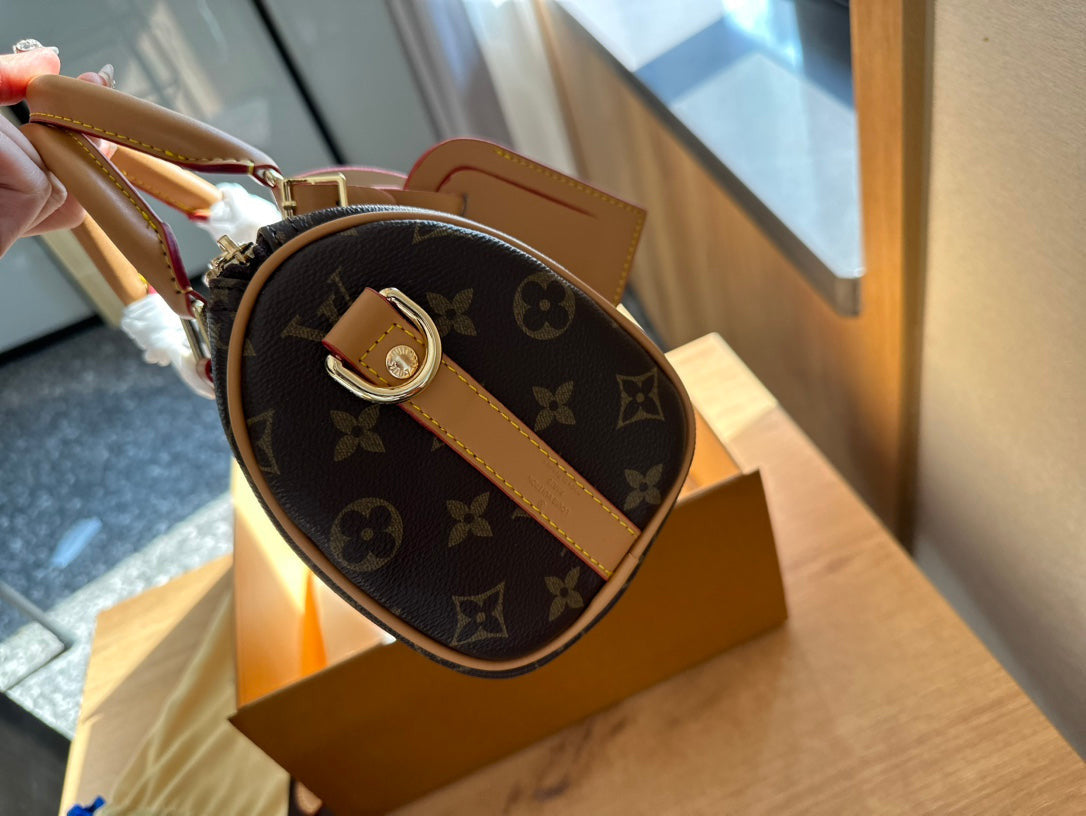 LV Keepall Bandoulière