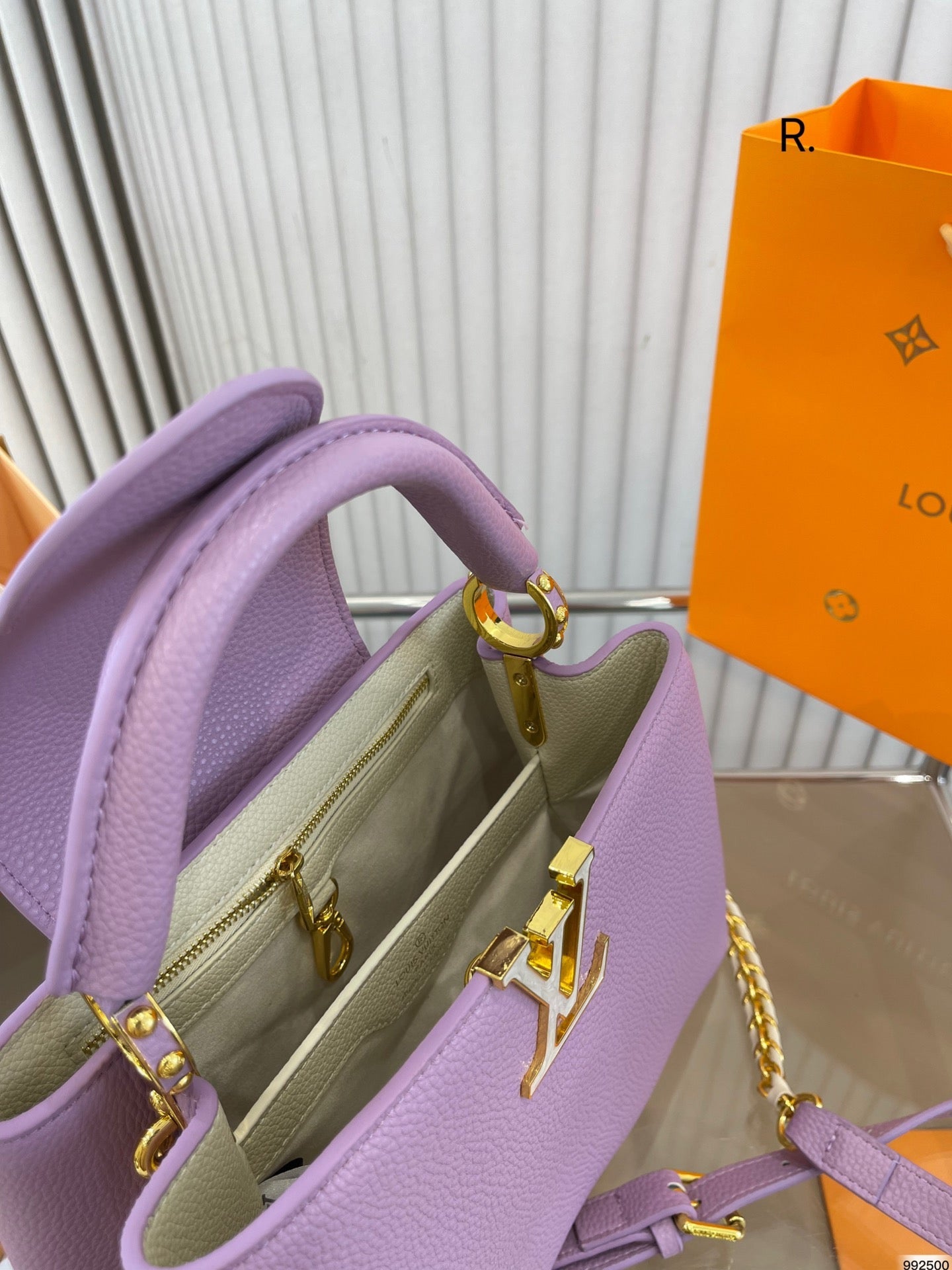 Geantă Louis Vuitton Capucines