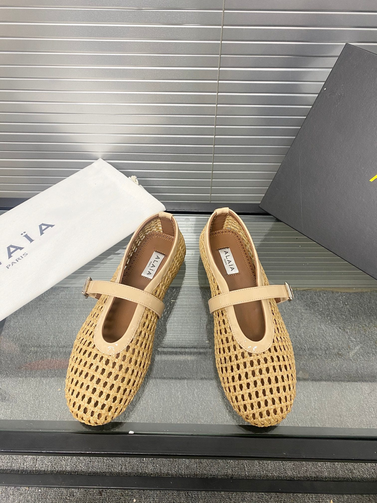 Alaia leather flats nude