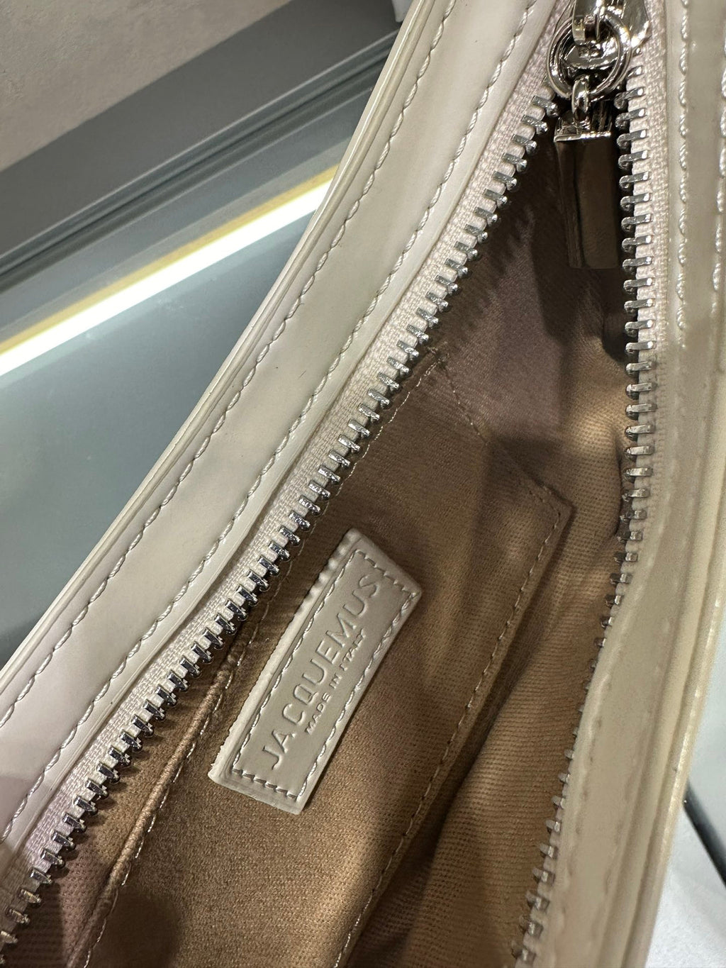 Geantă Jacquemus Le Chiqito albă