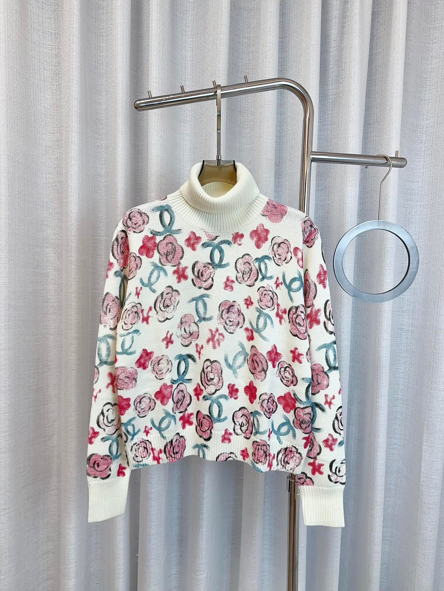 Chanel Pullover