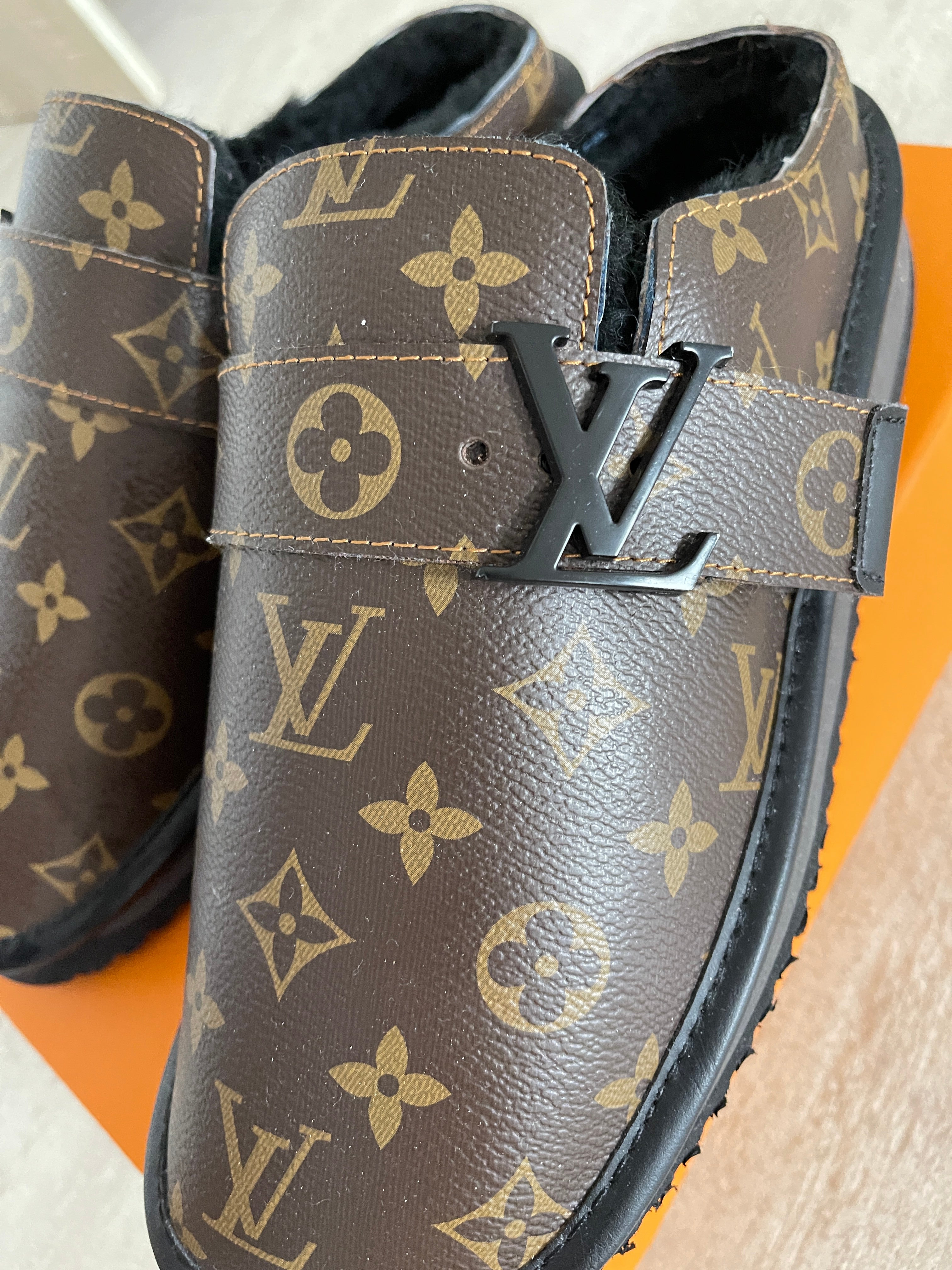 Pantofi Louis Vuitton