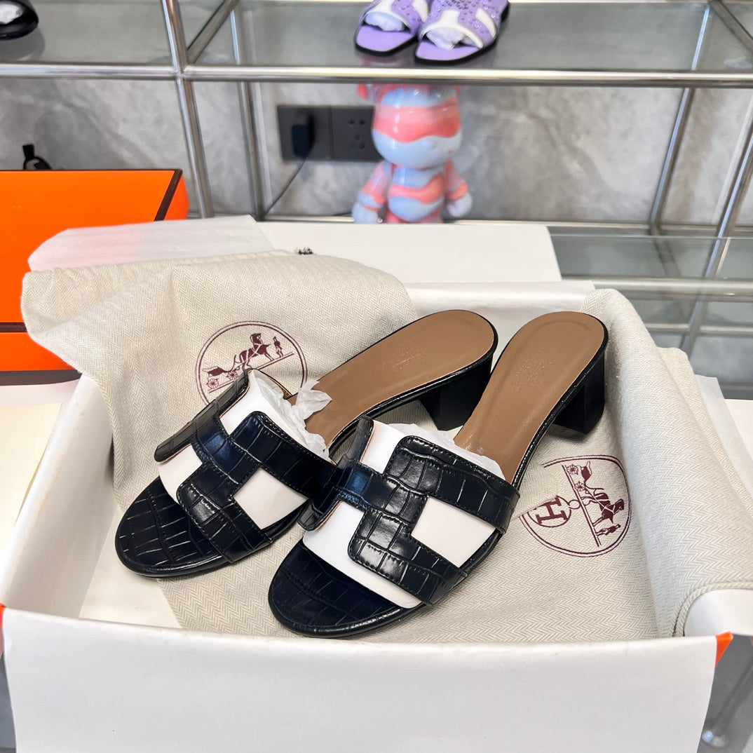 Sandale Hermes din piele crocodil