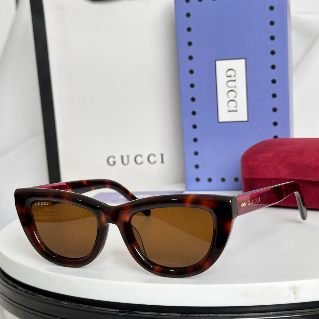 Sunglasses Gucci