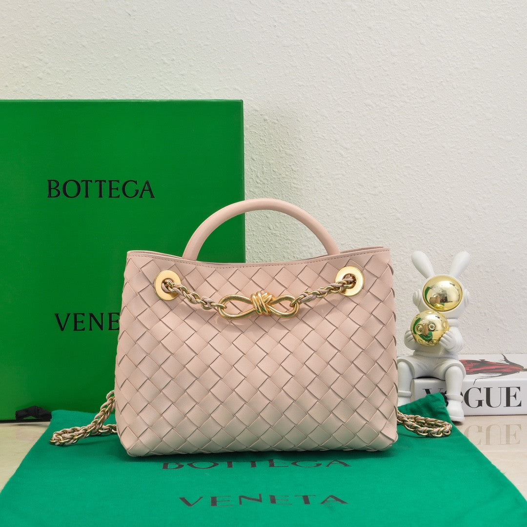 Bottega Venetta andiamo bag