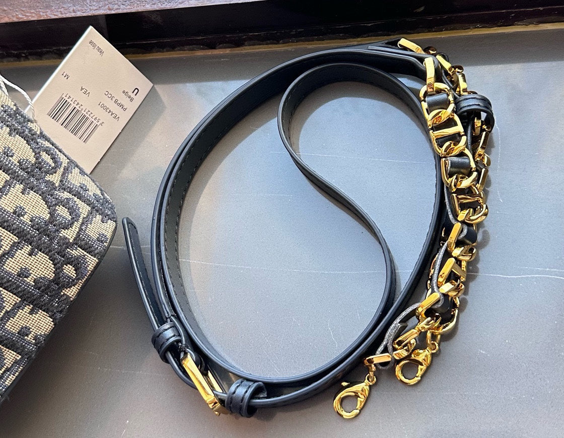 30 Montaigne Dior Mini Bucket Bag