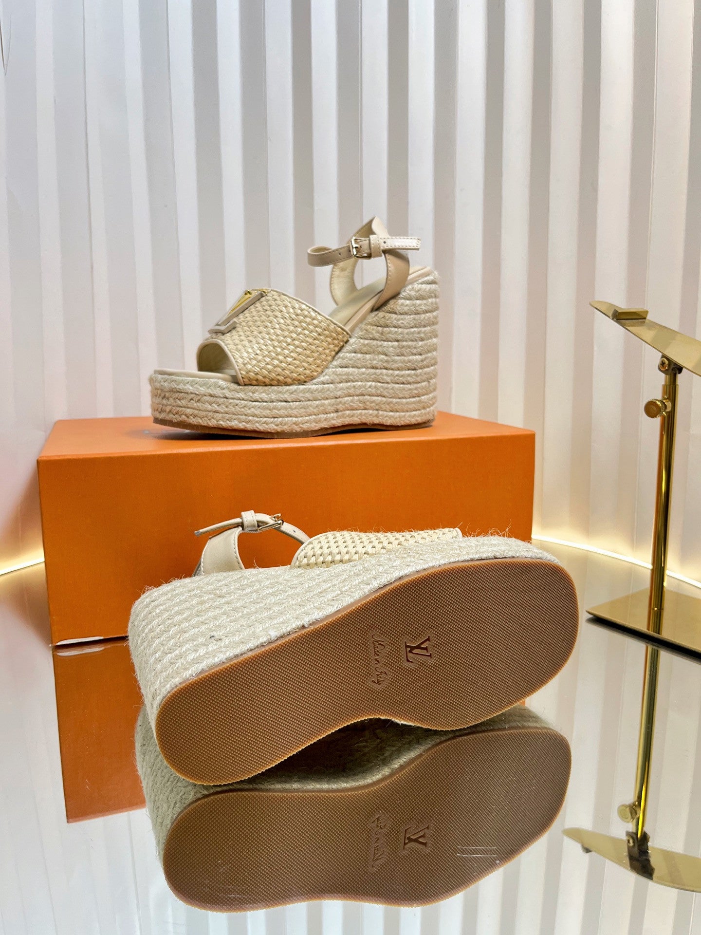LV Sandals Womens