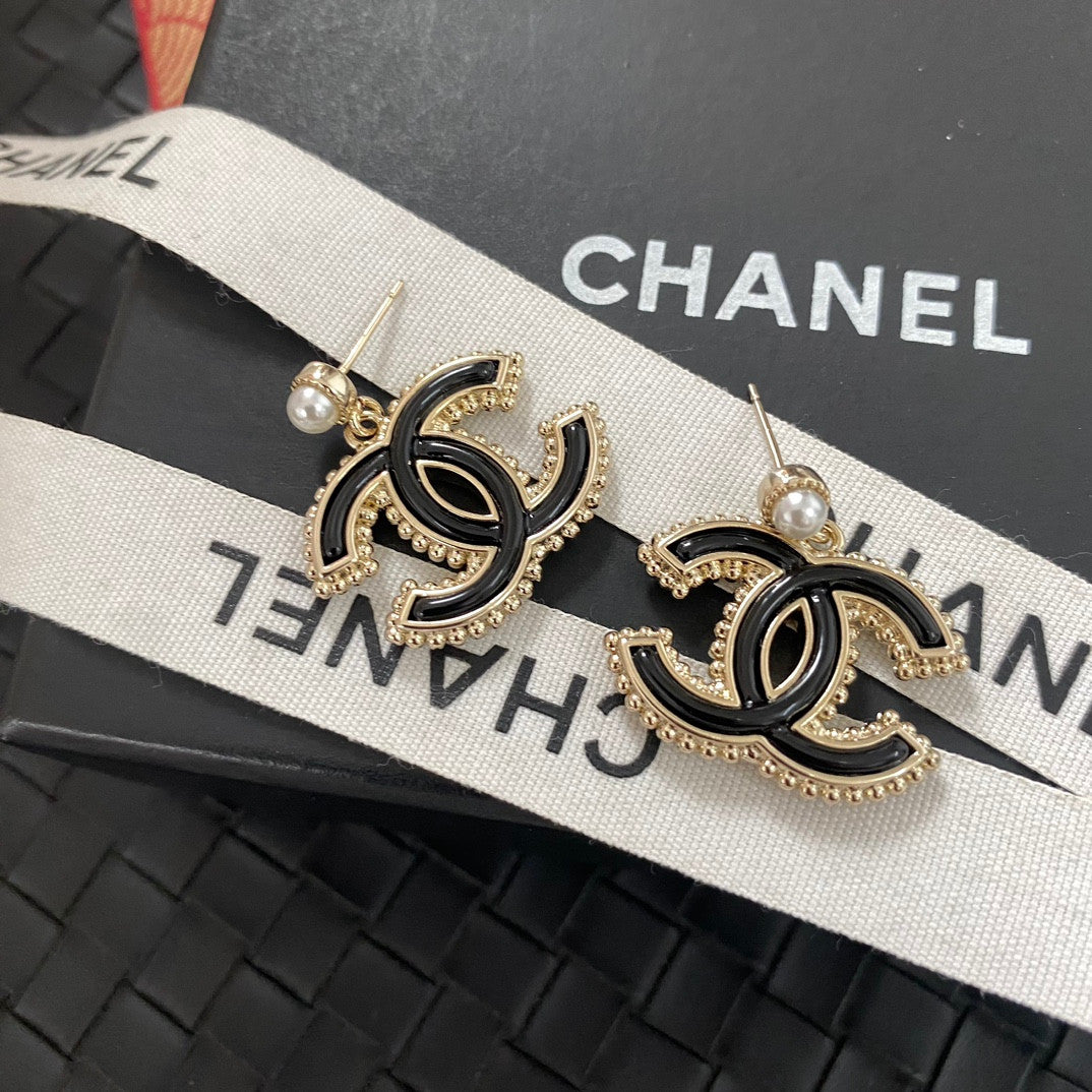 Earrings Chanel