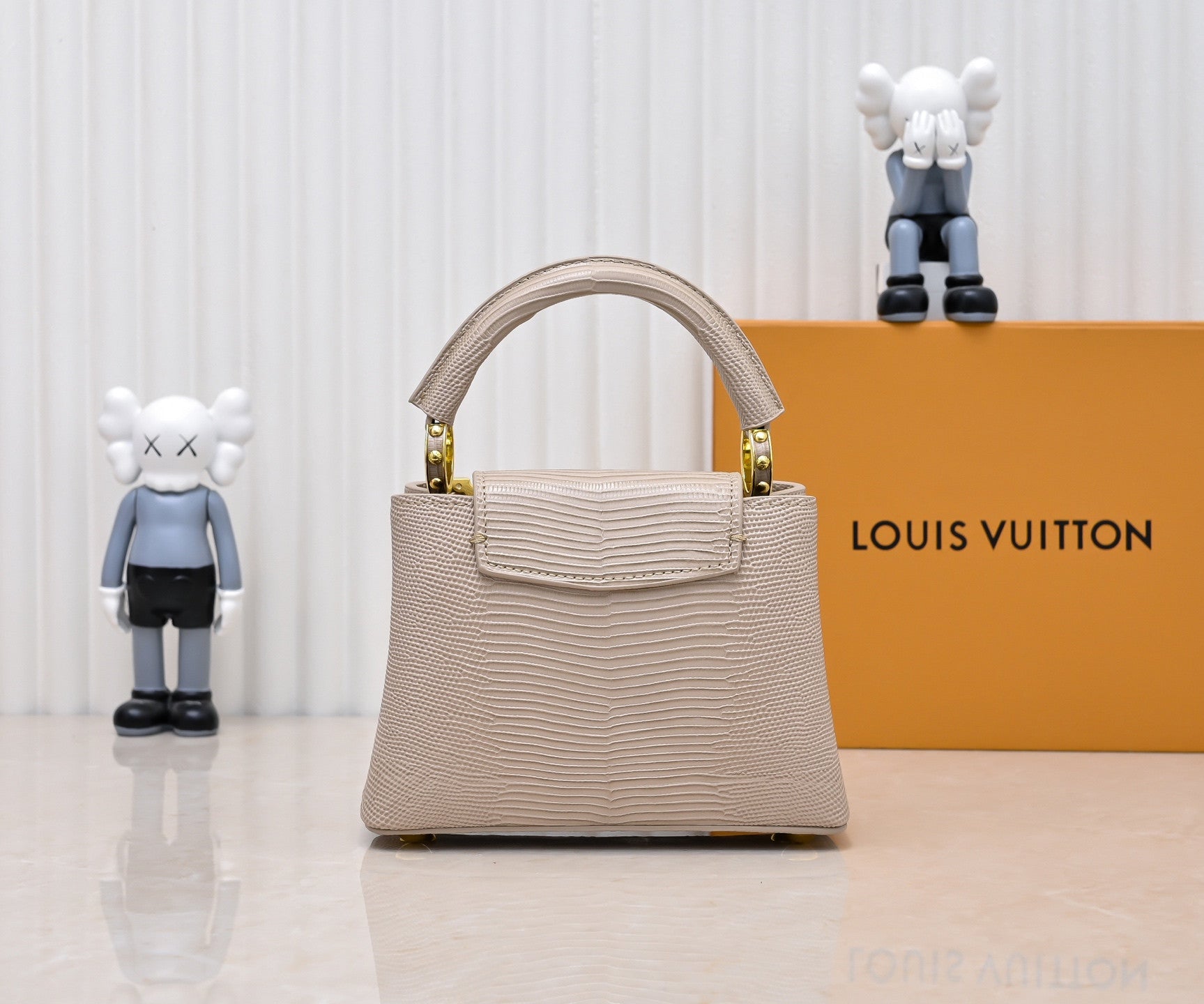 Louis Vuitton Capucines nude