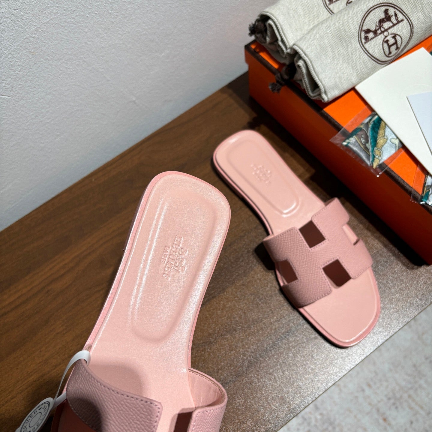 Hermes sandals pink