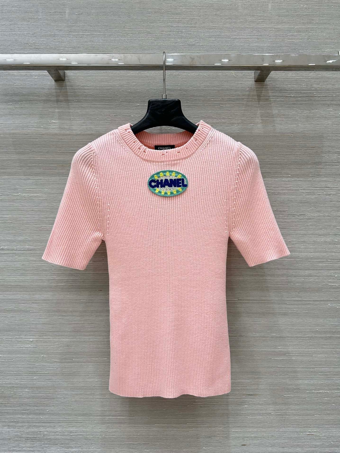 Chanel pullover logo