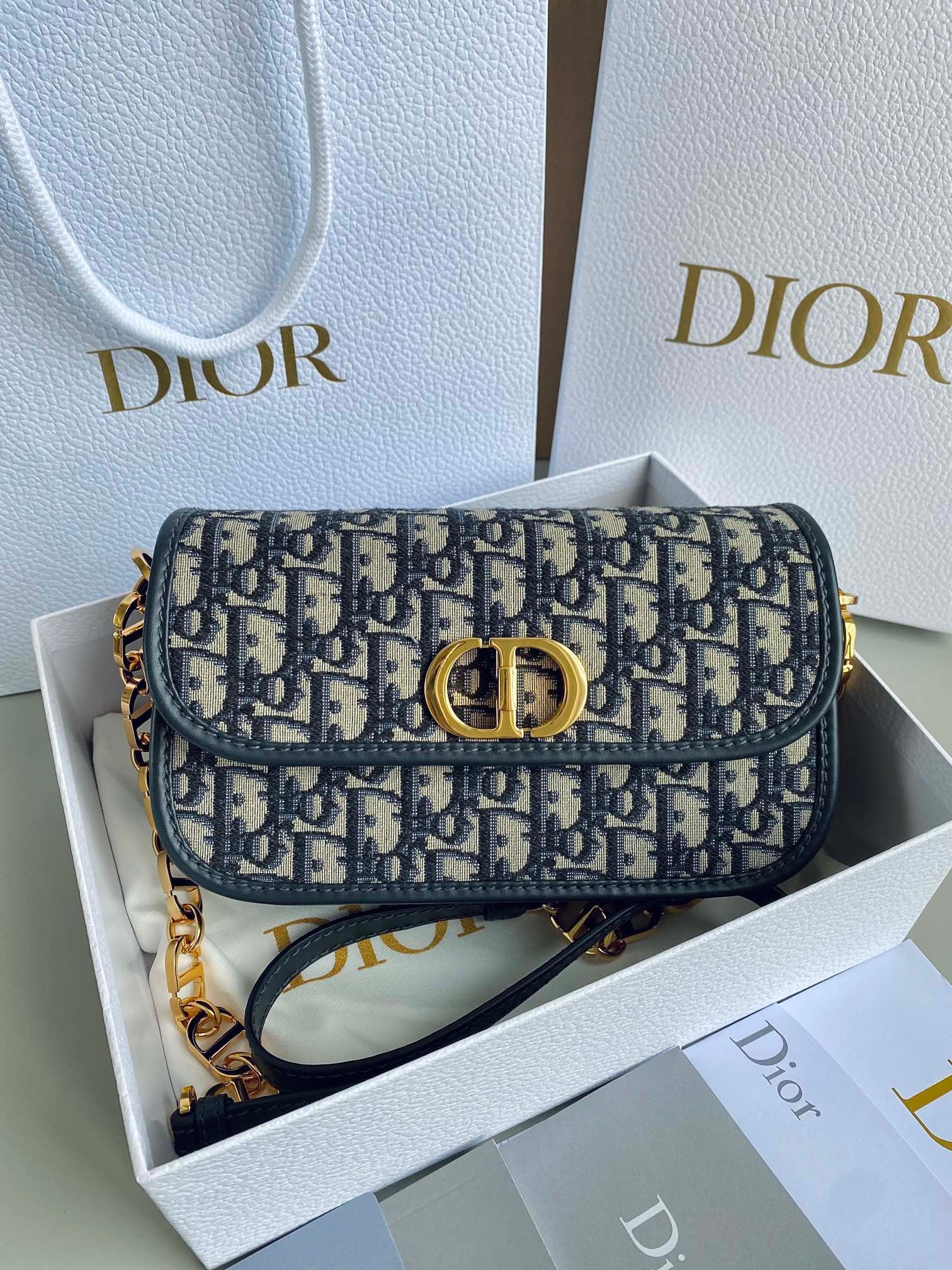 Dior 30 Avenue Bag