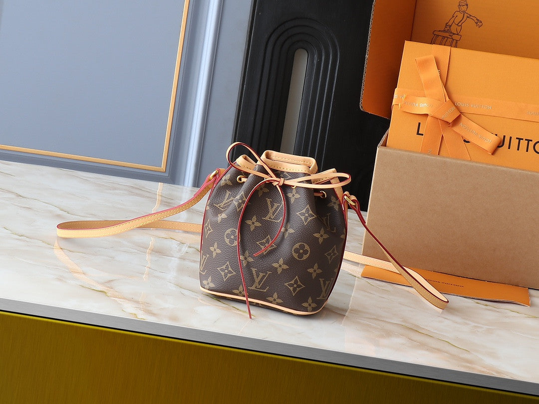 Louis Vuitton nano noe