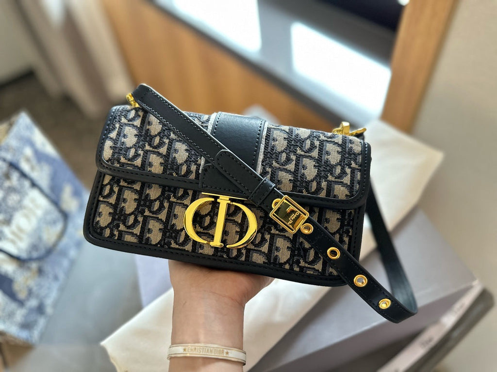 30 Montaigne Bag