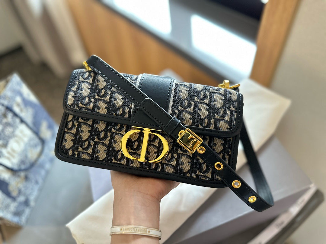 30 Montaigne Bag