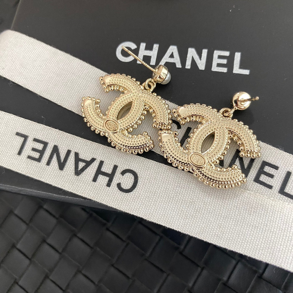 Earrings Chanel