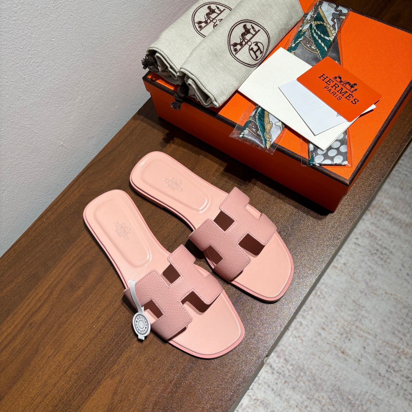 Hermes sandals pink