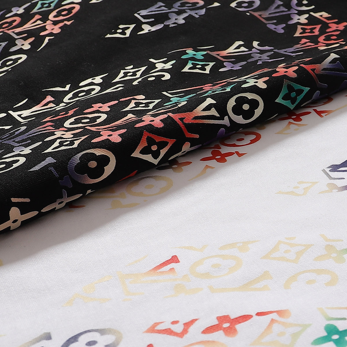 Tricou LV