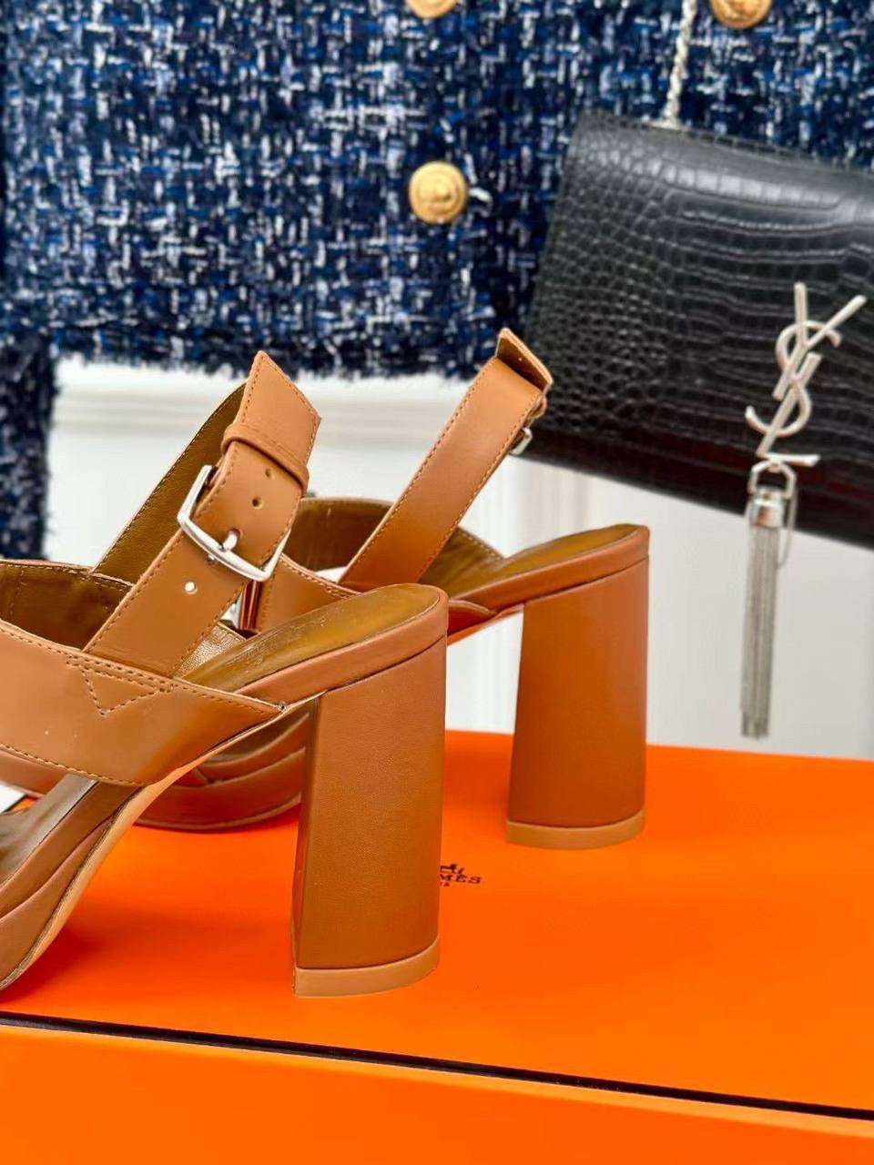 Sandale Hermes cu toc