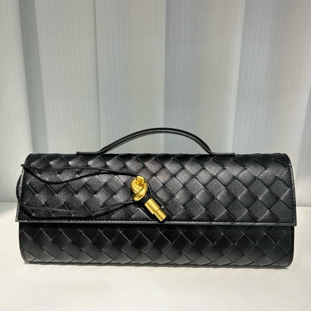 Botegga Veneta Andiamo Clutch
