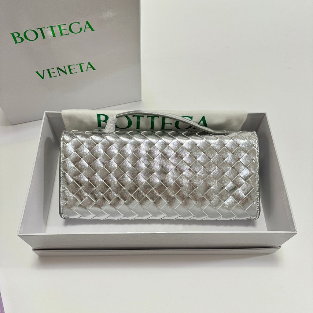 Bottega Veneta clutch silver