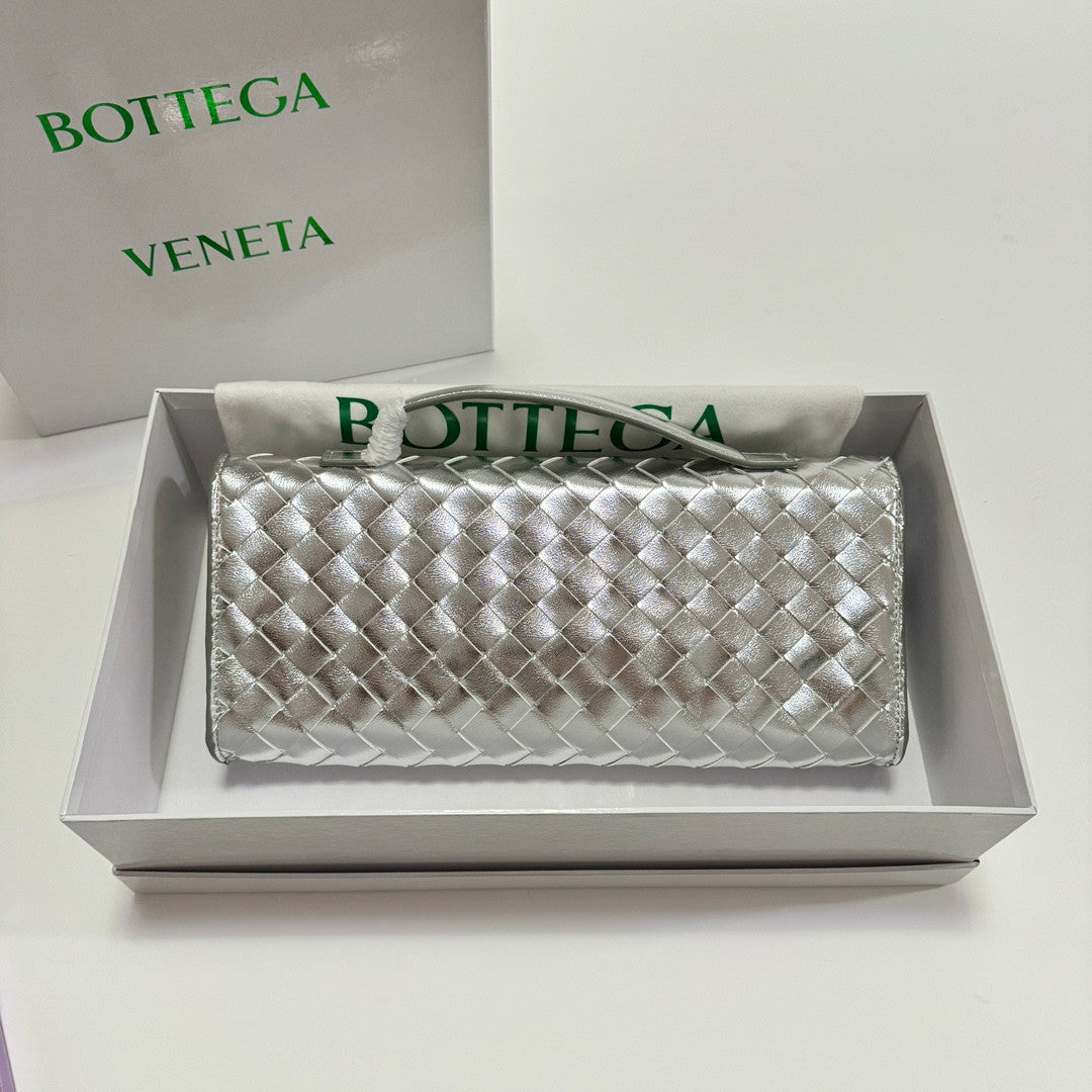 Bottega Veneta clutch silver