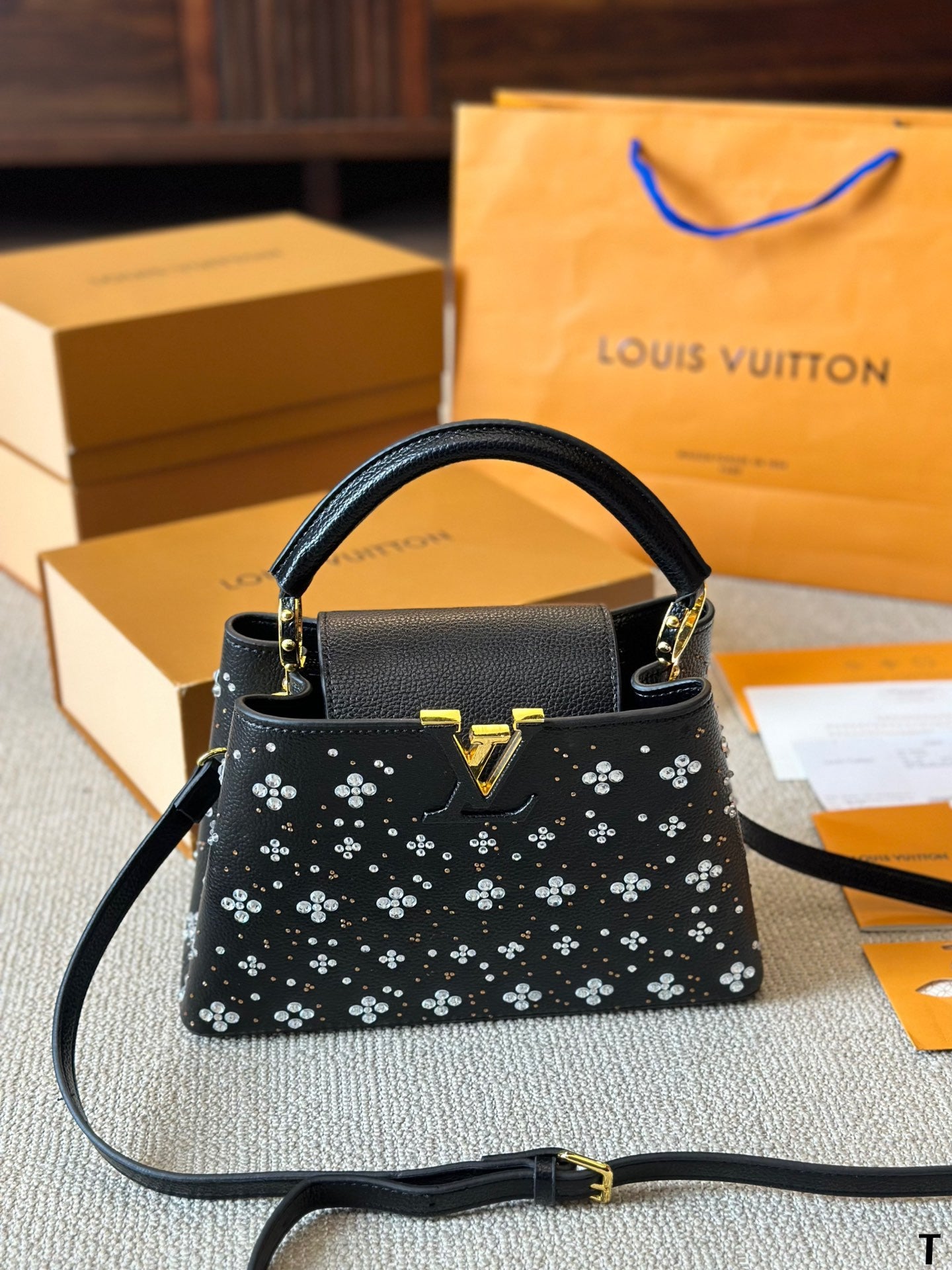 LV Capucines bag In black leather
