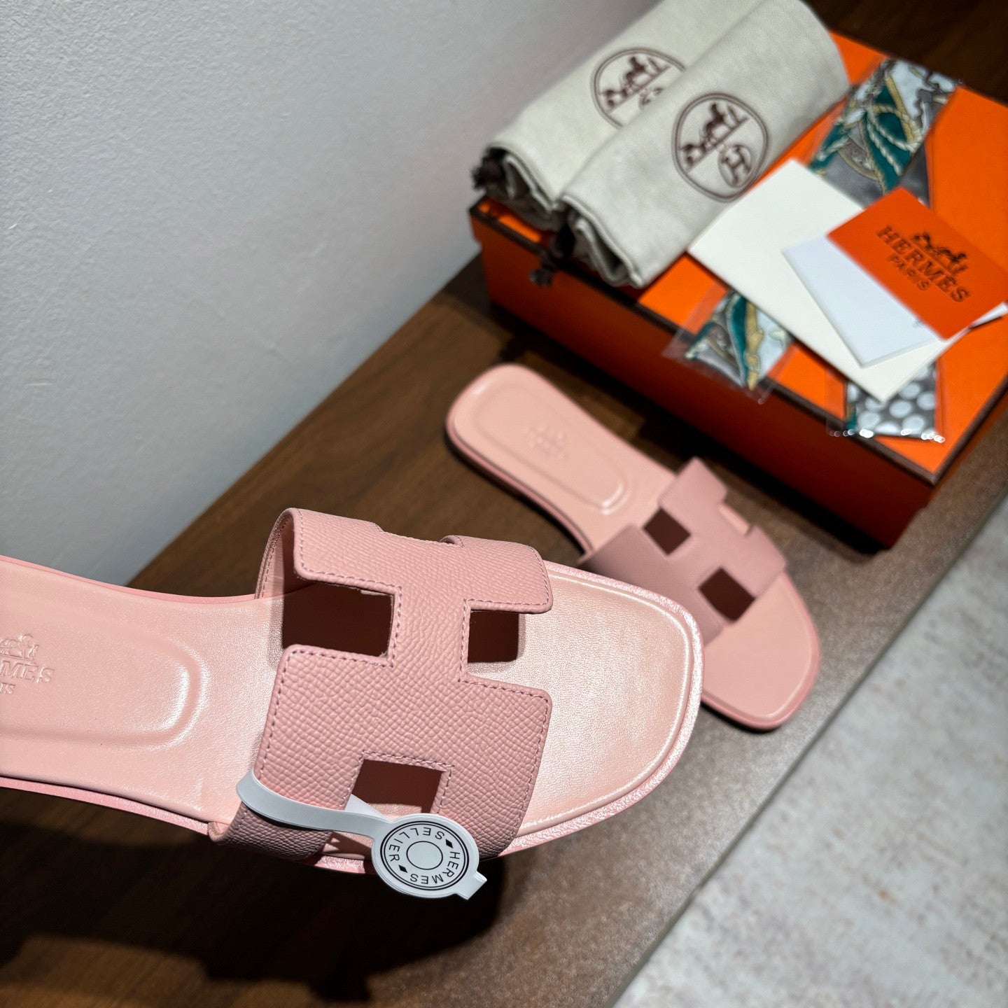 Hermes sandals pink