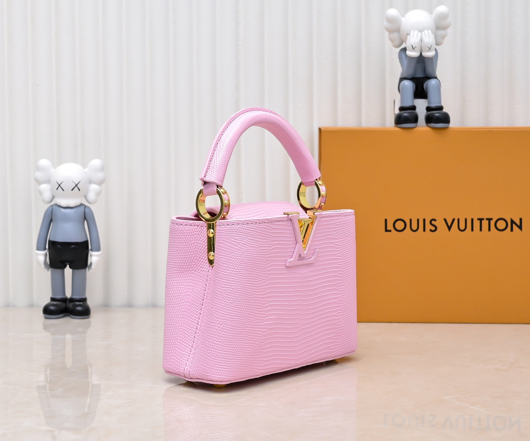Louis Vuitton Capucines pink