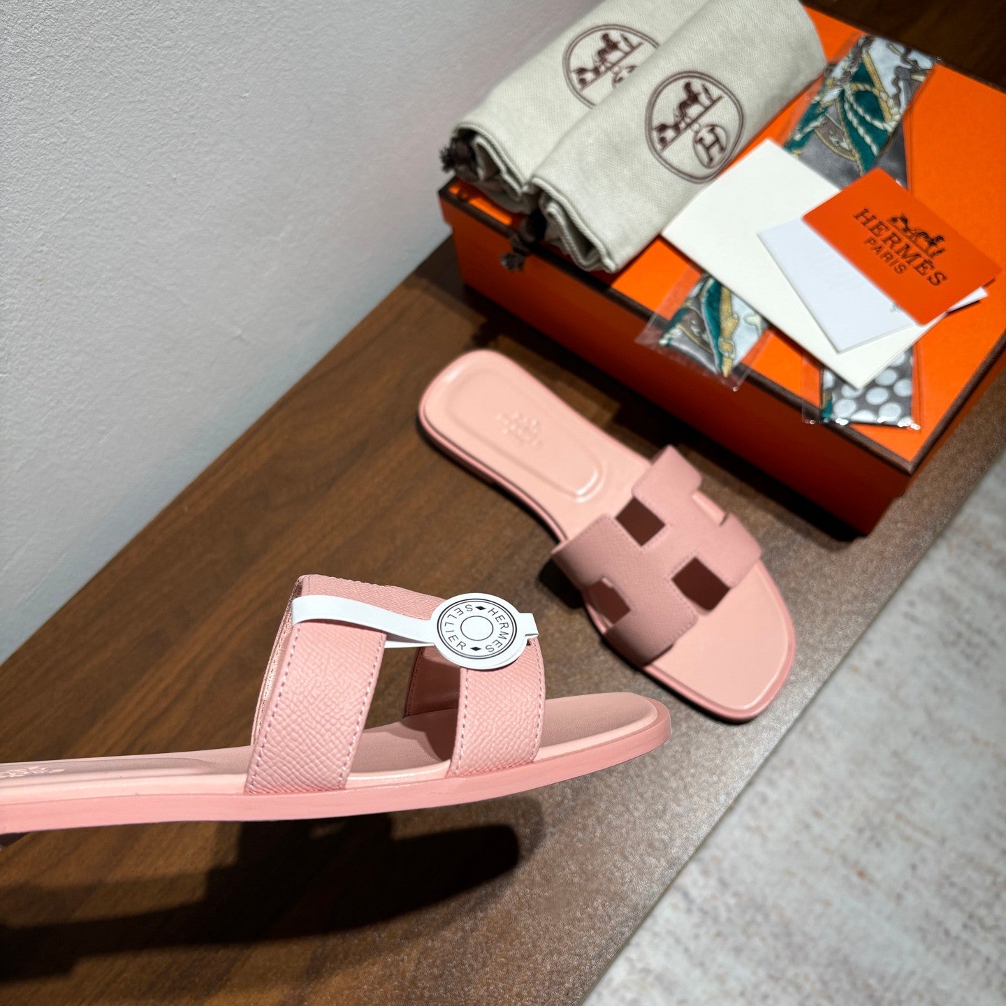 Hermes sandals pink