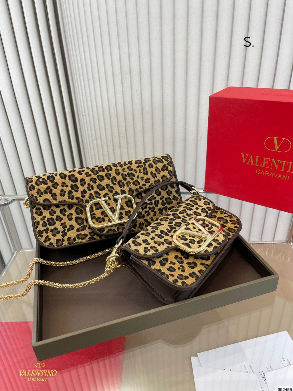 Geantă Valentino cu leopard