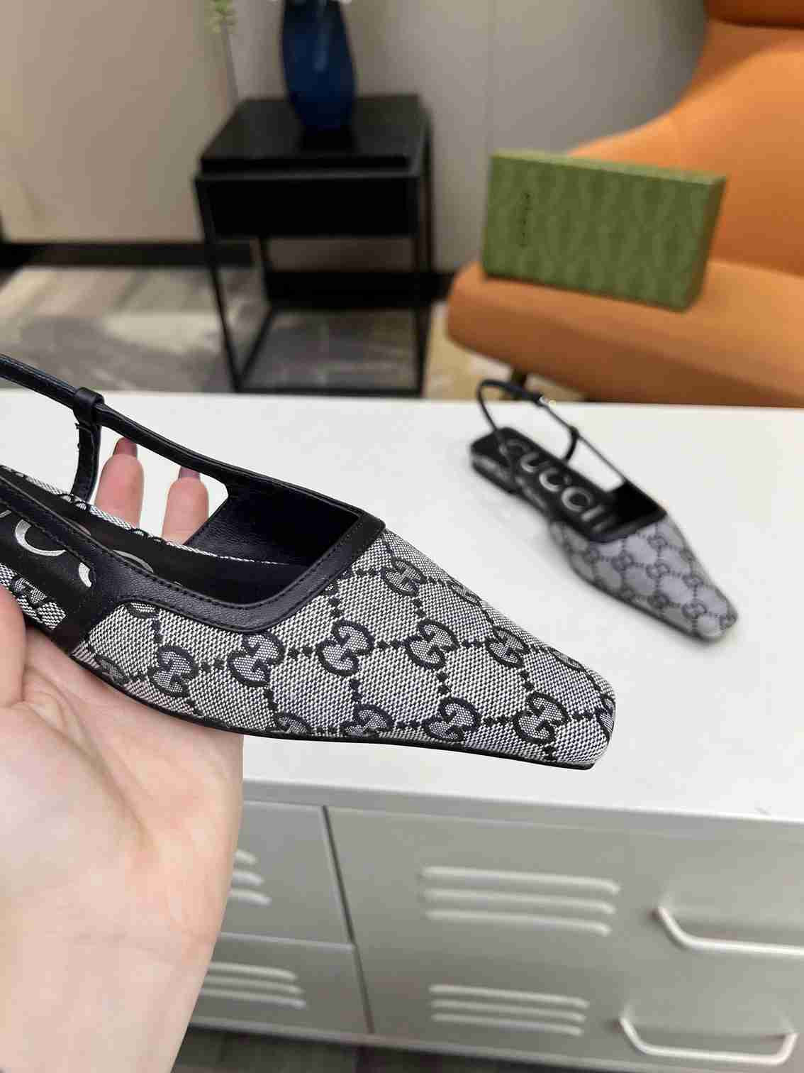 Pantofi Gucci
