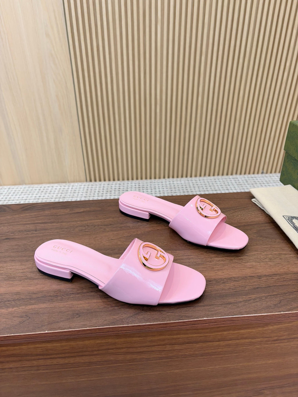 Papuci Gucci roz