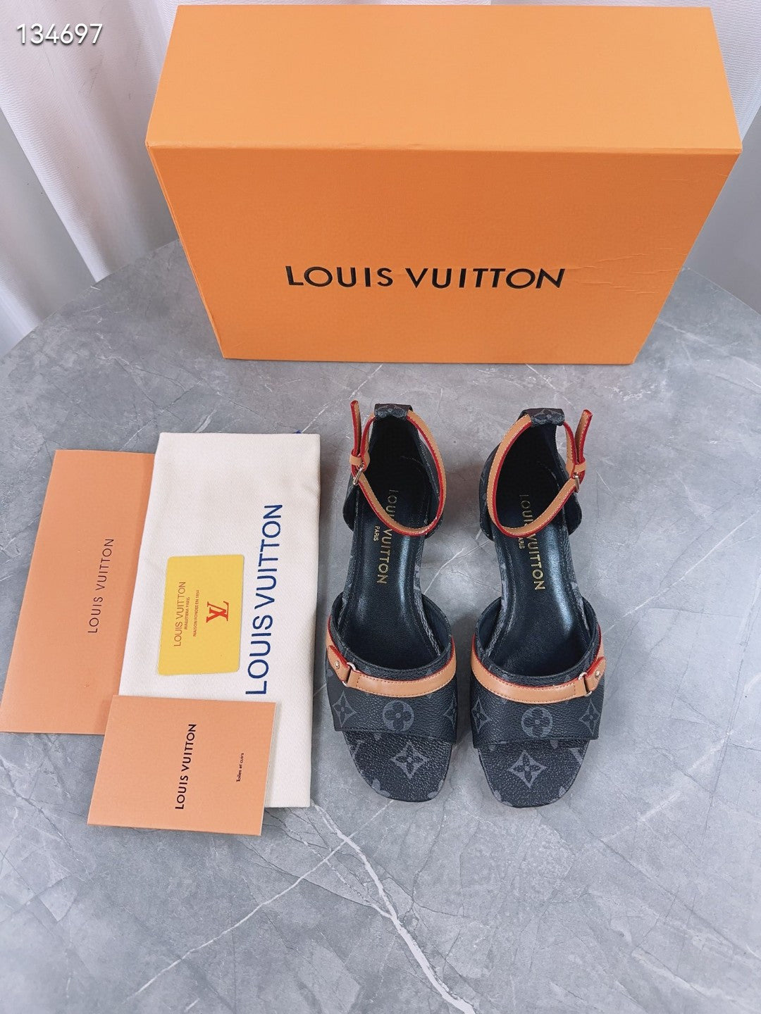 Pantofi Louis Vuitton