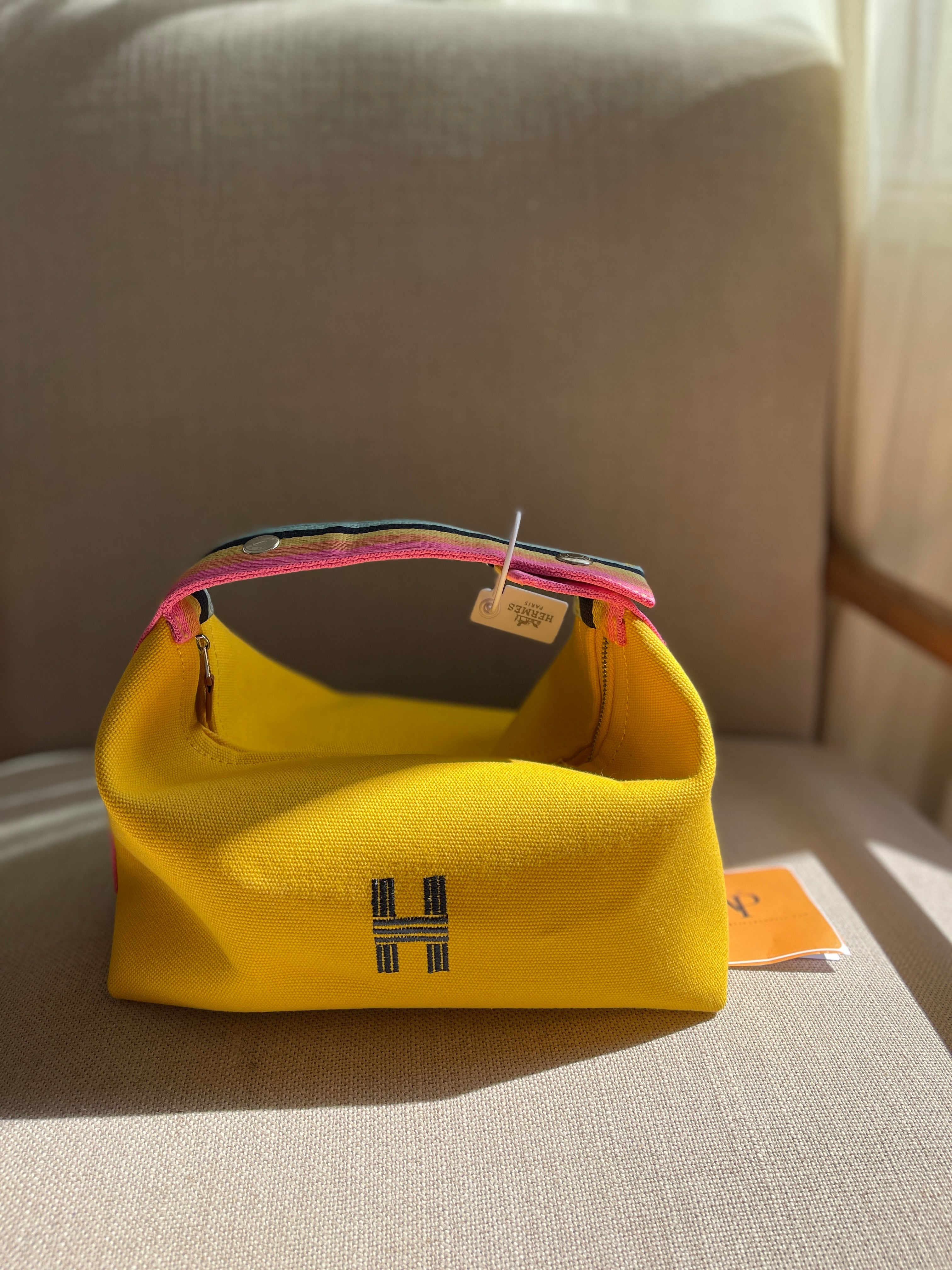 H pouch cosmetic
