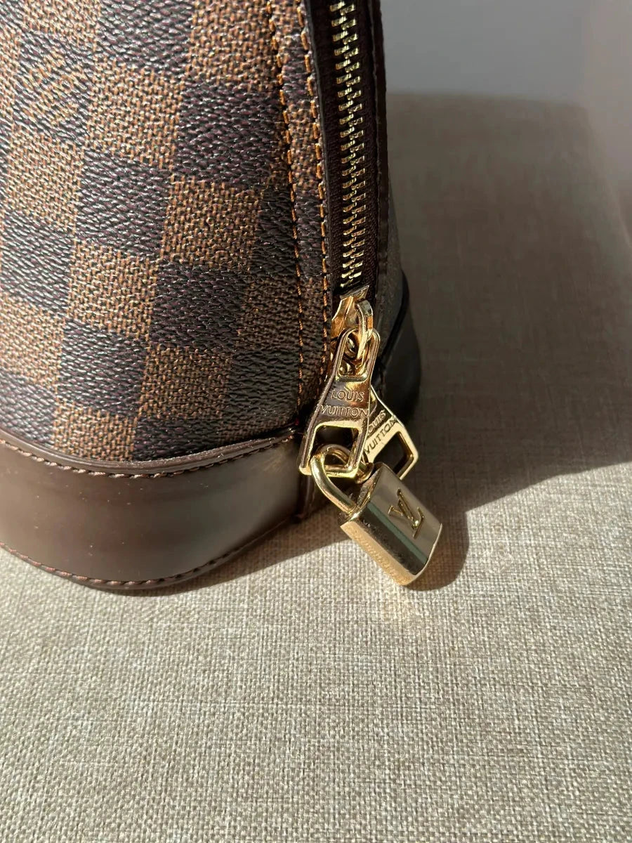 Geantă Louis Vuitton Alma