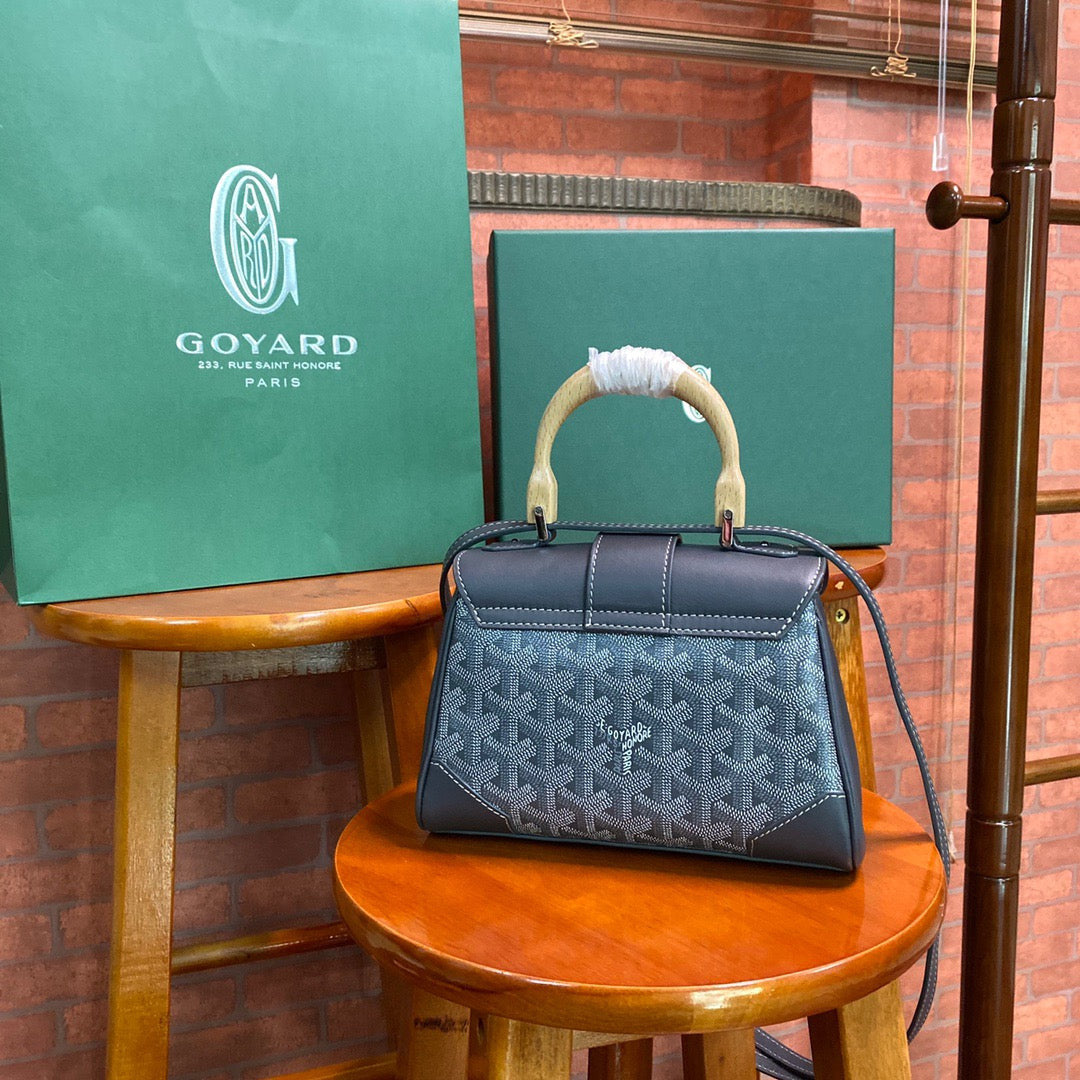 Goyard Saigon Bag In Grey