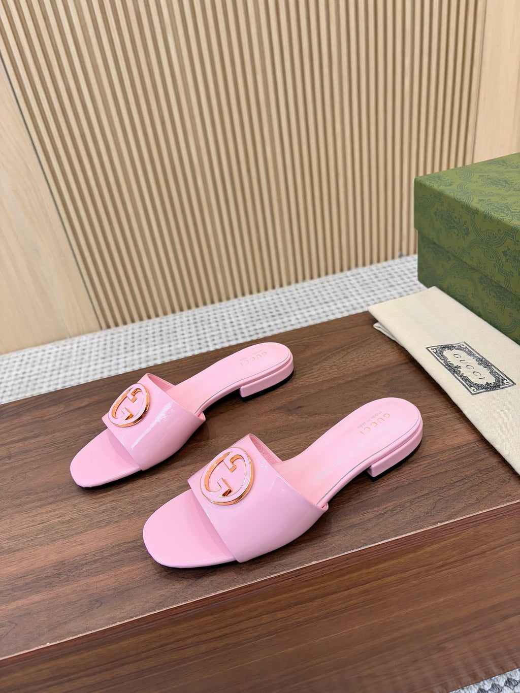 Papuci Gucci roz