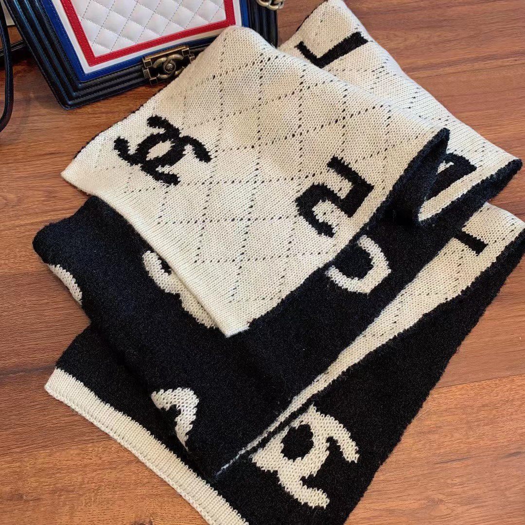 Chanel scarf wool