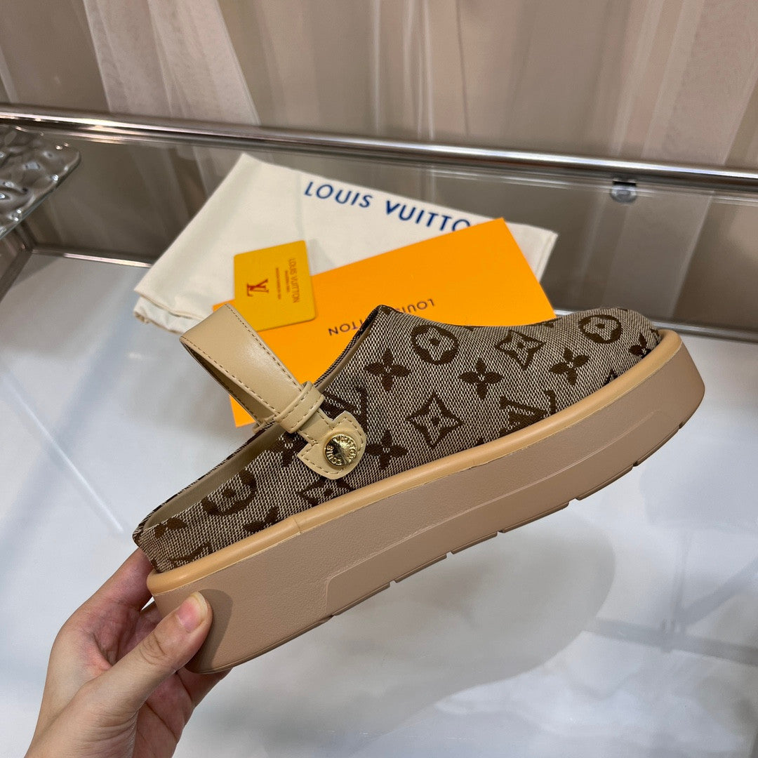 Papuci Louis Vuitton